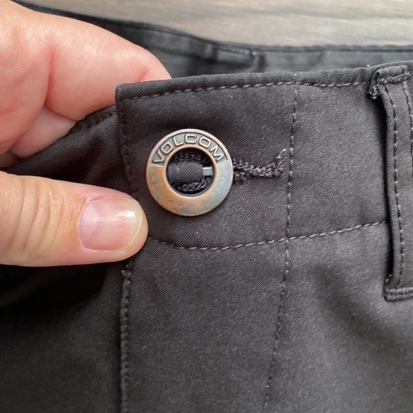 Volcom boys dark gray  active adjustable waist shorts size 14/16 - Picture 2 of 8